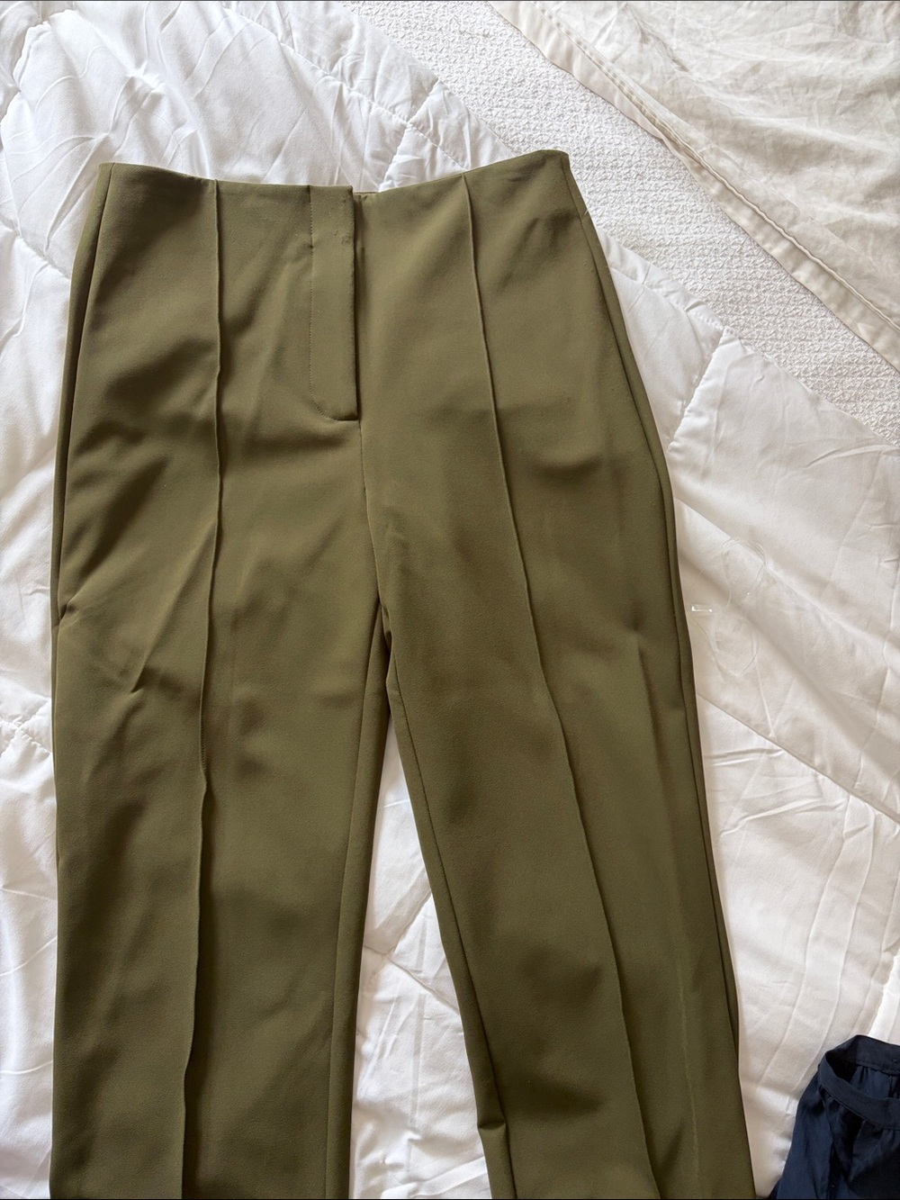 Veronica Beard Olive Green
High Waisted Pintuck Leg Jaya Stretch Crop Pants
